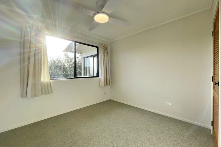 Photo of property in 1/4 Rakino Avenue, Manly, Whangaparaoa, 0930
