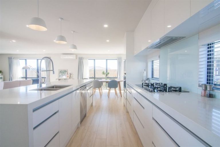 Photo of property in 41 Cirrus Way, Ranui, Auckland, 0612