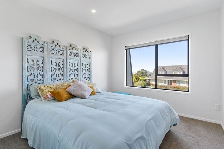 Photo of property in 1 Heaton Grove, Chatswood, Auckland, 0626
