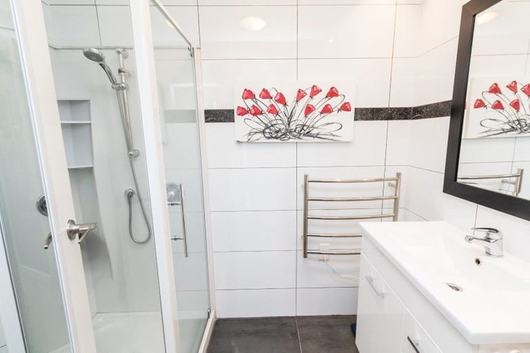 Photo of property in 6 Debra Way, Karori, Wellington, 6012