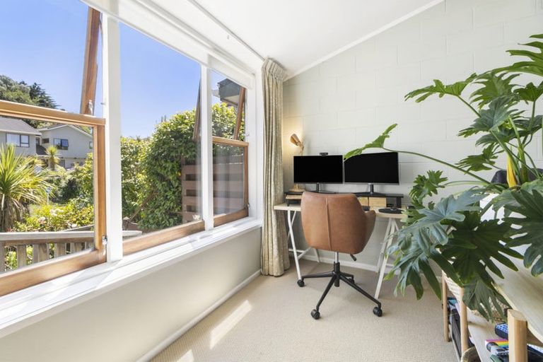 Photo of property in 92a Churton Drive, Churton Park, Wellington, 6037