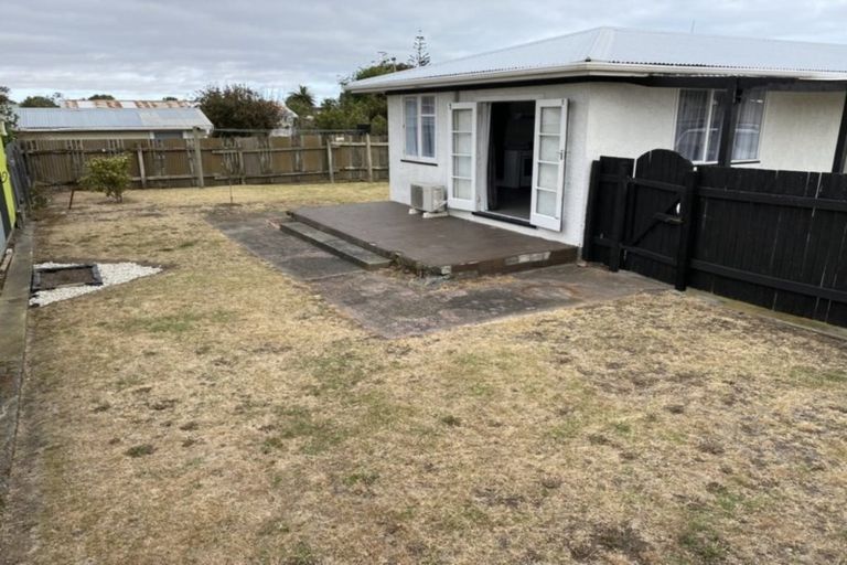Photo of property in 12 Mosston Road, Castlecliff, Whanganui, 4501