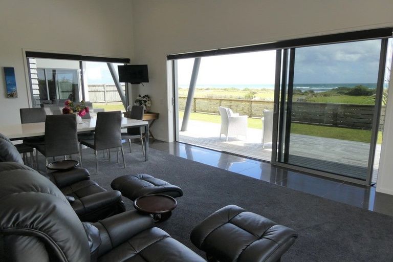 Photo of property in 14 Karoro Place, Karoro, Greymouth, 7805