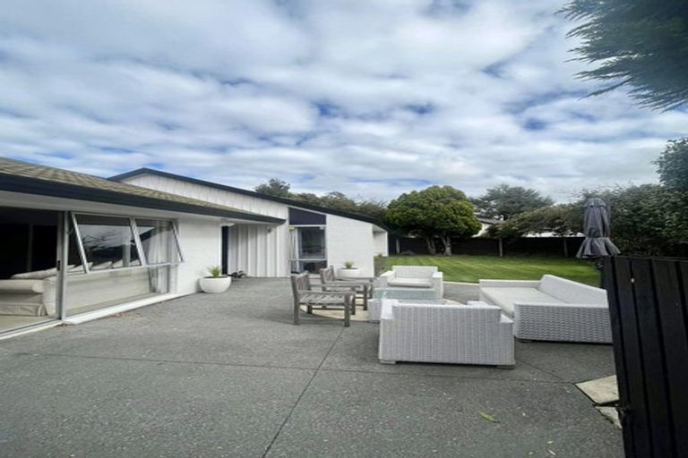 Photo of property in 5 Chatswood Place, Bishopdale, Christchurch, 8051