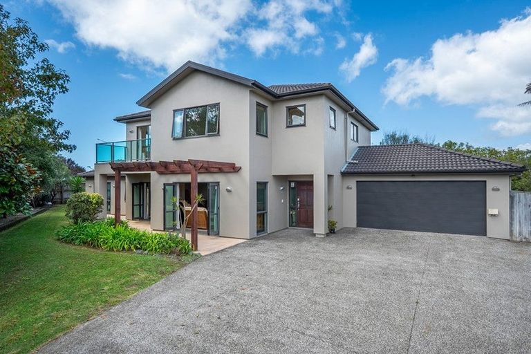 Photo of property in 23 Ballymore Drive, Pinehill, Auckland, 0632