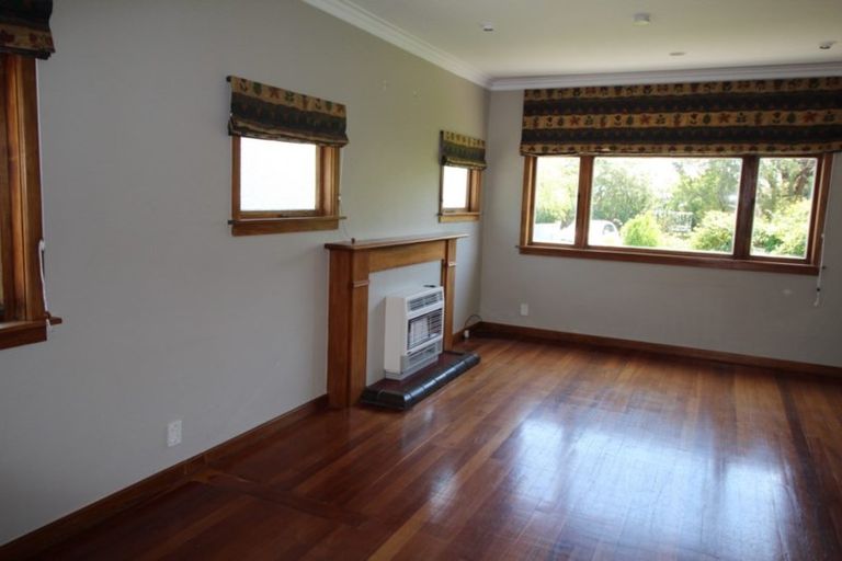 Photo of property in 83 Atawhai Road, Fitzherbert, Palmerston North, 4410