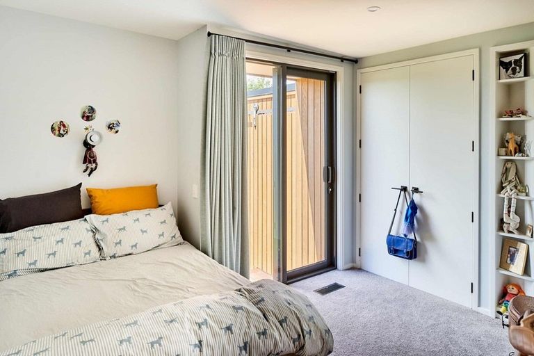 Photo of property in 41 Seaview Road, Paremata, Porirua, 5024