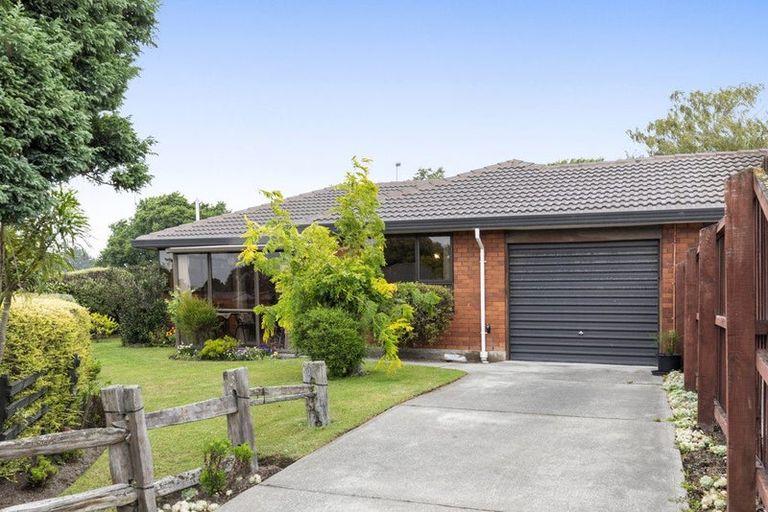 Photo of property in 1/40 Shannon Place, Belfast, Christchurch, 8051