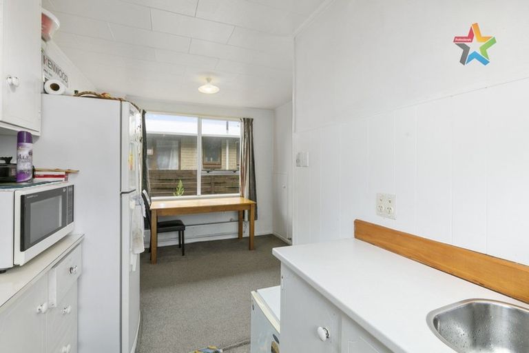 Photo of property in 2/15 Douglas Street, Waiwhetu, Lower Hutt, 5010