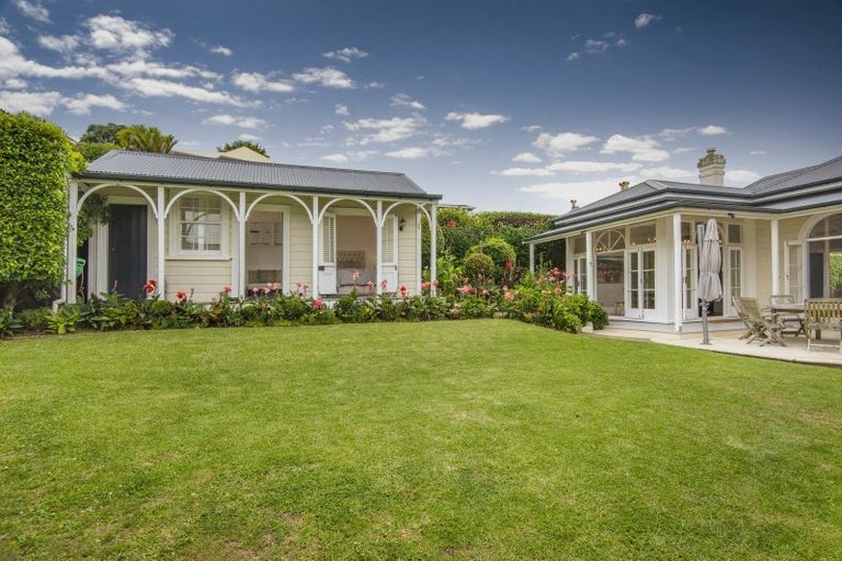 Photo of property in 15 Jubilee Avenue, Devonport, Auckland, 0624