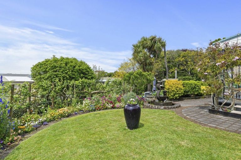 Photo of property in 13a Mangorei Road, Strandon, New Plymouth, 4312