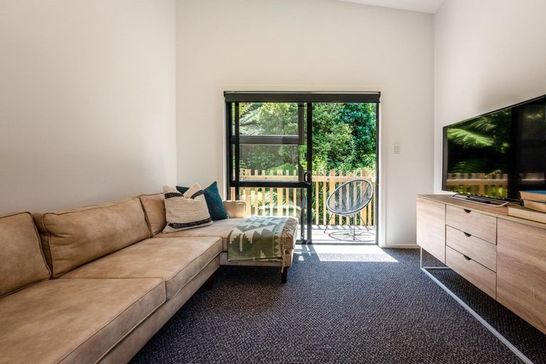 Photo of property in 11 Lannan Road, Surfdale, Waiheke Island, 1081
