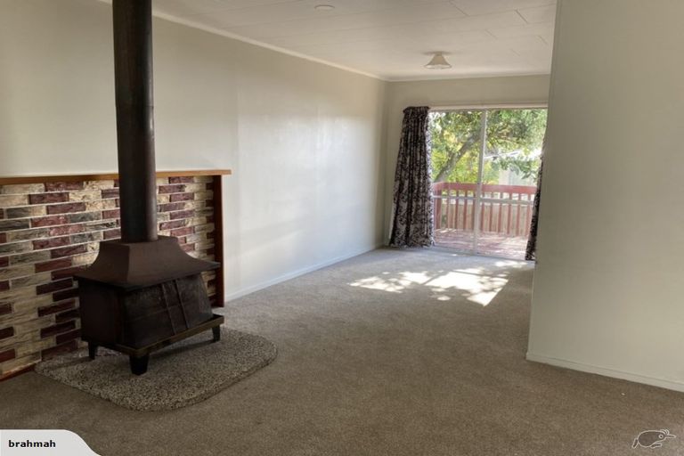 Photo of property in 16 Penfold Place, Henderson, Auckland, 0610