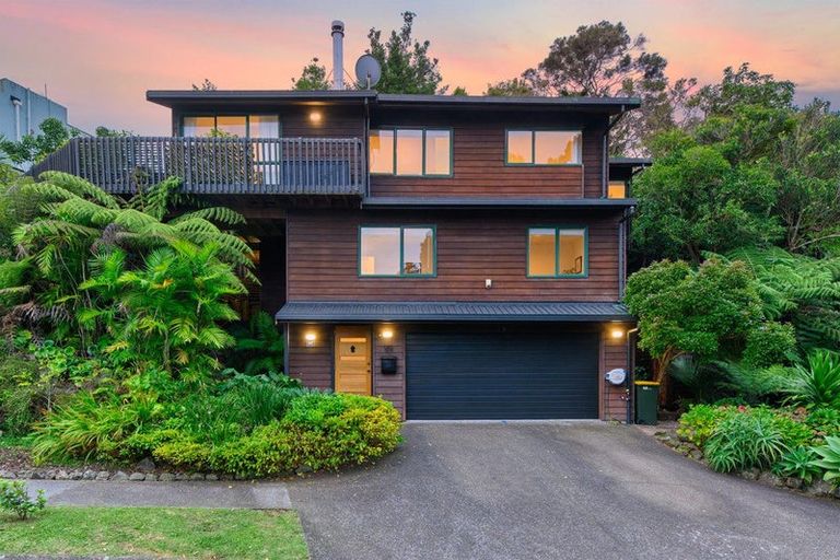 Photo of property in 92 Hadfield Street, Beach Haven, Auckland, 0626