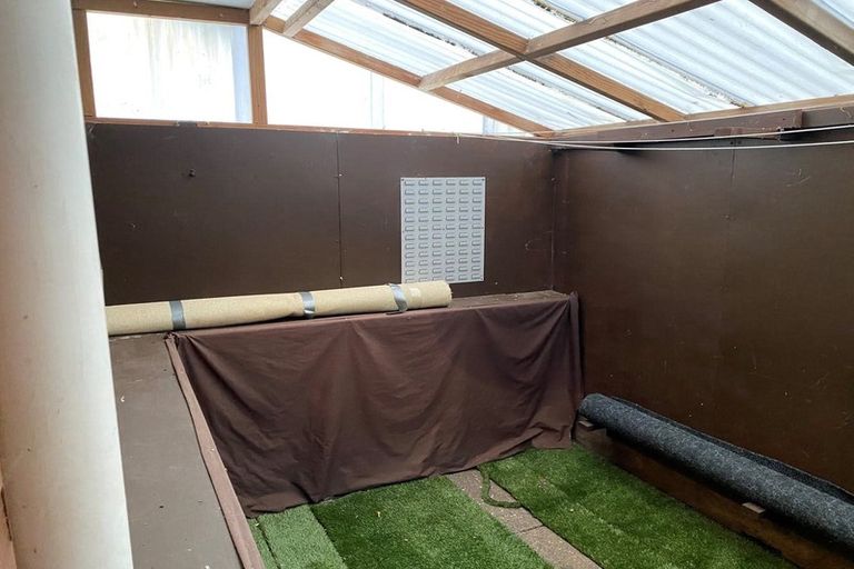 Photo of property in 1/2 Short Street, Papakura, 2110