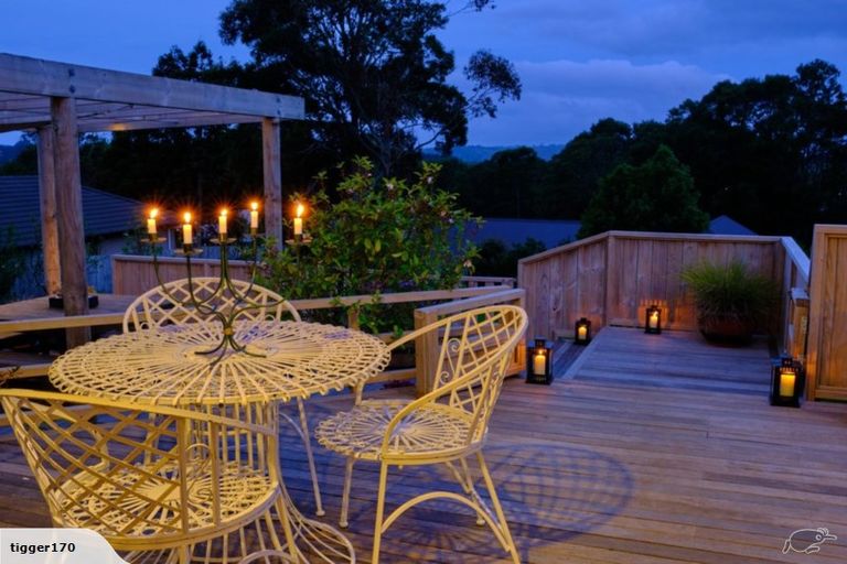 Photo of property in 4 Gavinike Place, Waimauku, 0812