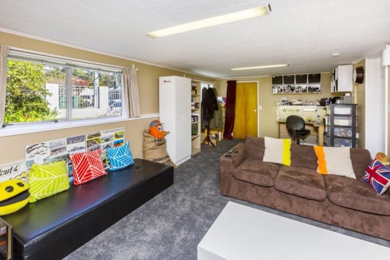 Photo of property in 69 Thomas Street, Stokes Valley, Lower Hutt, 5019