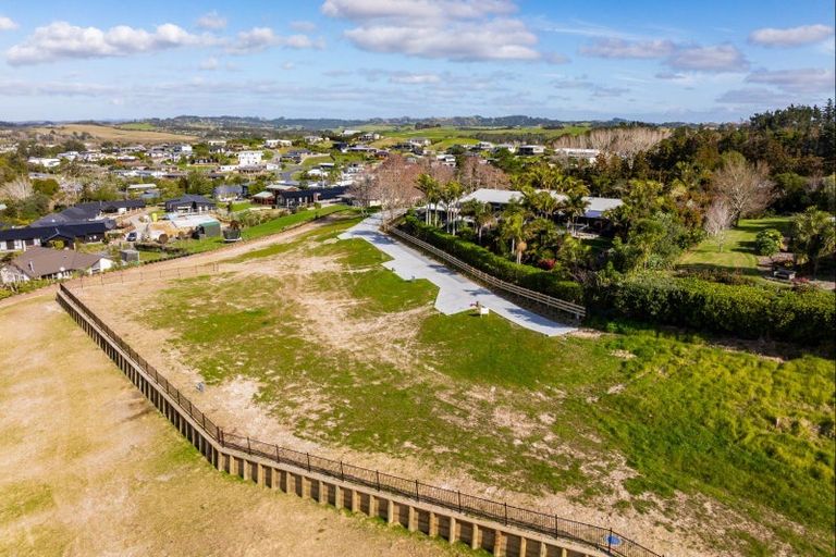 Photo of property in 48 Old Waipu Road, Mangawhai, 0505