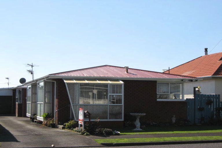 Photo of property in 1/3 Seddon Street, Westown, New Plymouth, 4310