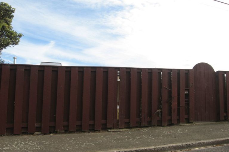 Photo of property in 10 Versailles Street, Karori, Wellington, 6012