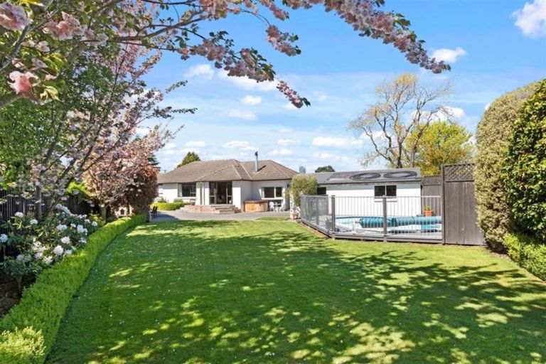 Photo of property in 31 Everest Street, Burnside, Christchurch, 8053