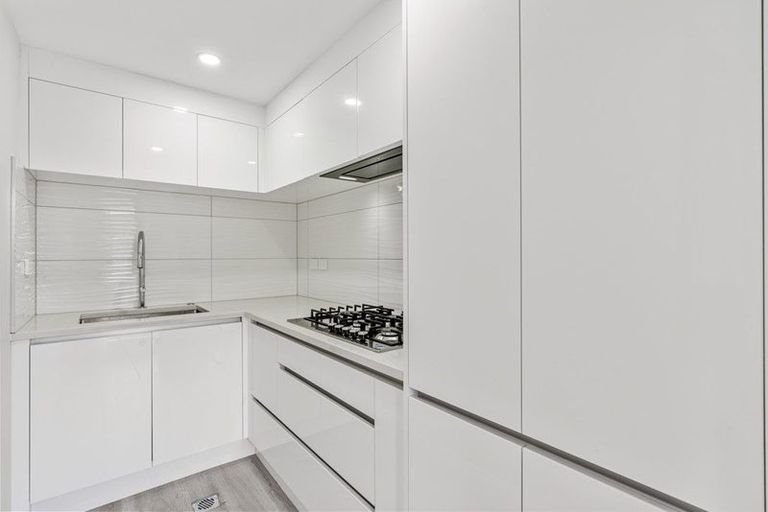 Photo of property in 4 Tawapou Close, Massey, Auckland, 0614