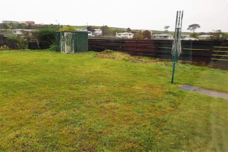 Photo of property in 5 Kowhai Place, Eltham, 4322