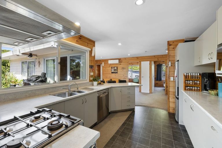 Photo of property in 12 Frank Frethey Place, Highlands Park, New Plymouth, 4312