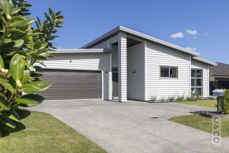 Photo of property in 11 Parlane Drive, Huapai, Kumeu, 0810