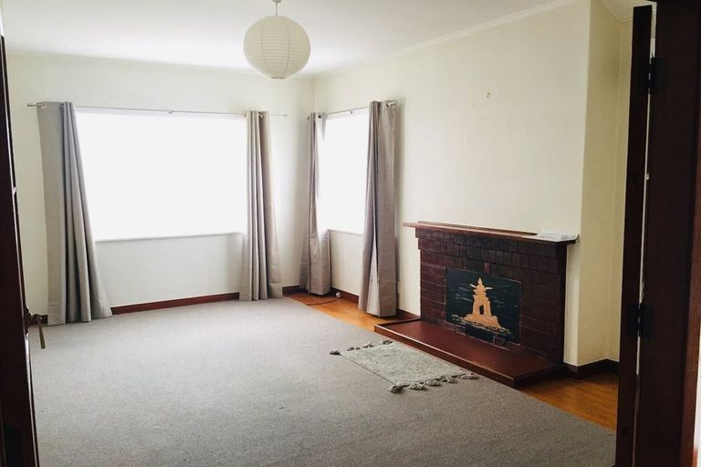 Photo of property in 30 Ihle Street, Terrace End, Palmerston North, 4410