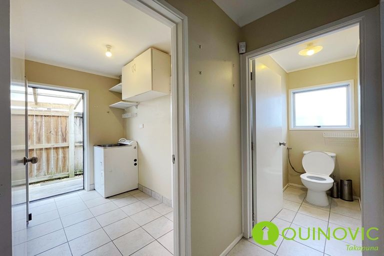 Photo of property in 2/23 Luckens Road, West Harbour, Auckland, 0618