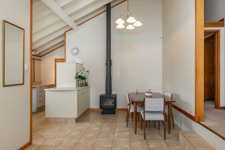 Photo of property in 19 Tauroa Road, Havelock North, 4130