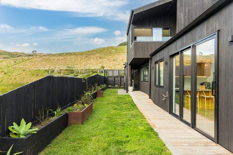 Photo of property in 58 Muri Road, Pukerua Bay, 5026