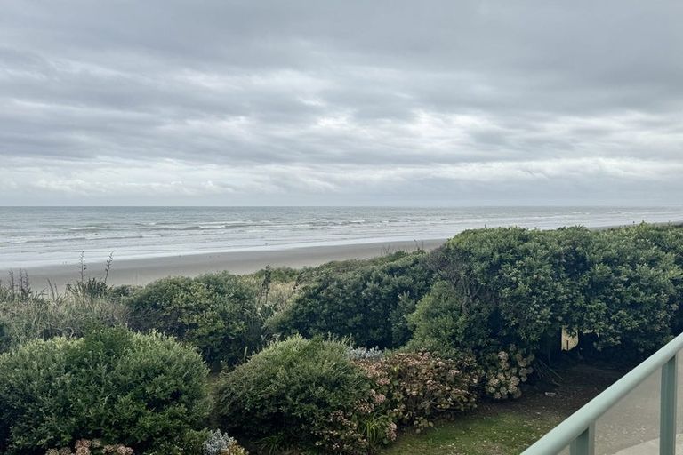 Photo of property in 69 Field Way, Waikanae Beach, Waikanae, 5036