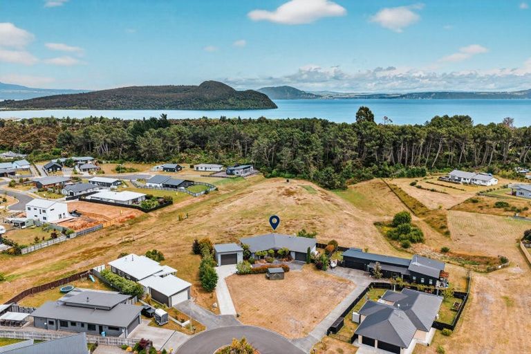 Photo of property in 16 Wai Matangi Place, Motuoapa, 3382