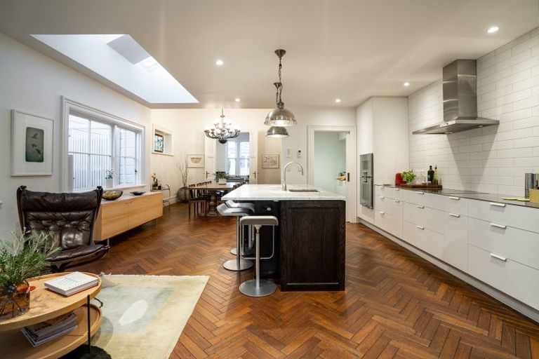 Photo of property in 54 Majoribanks Street, Mount Victoria, Wellington, 6011