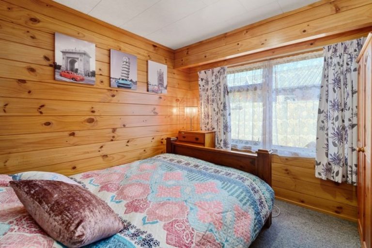 Photo of property in 10 Heaphy Place, Pukehangi, Rotorua, 3015