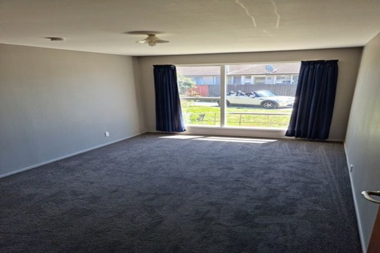 Photo of property in 2/23a Branksome Place, Parklands, Christchurch, 8083