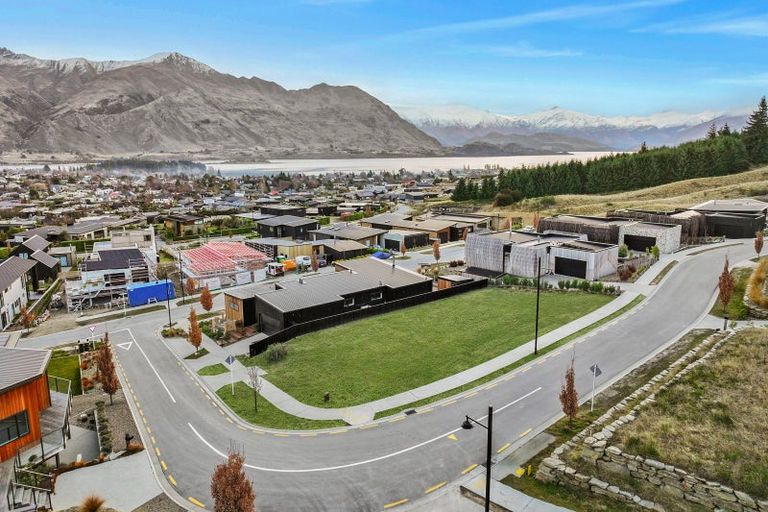 Photo of property in 3 Akitu Rise, Wanaka, 9305