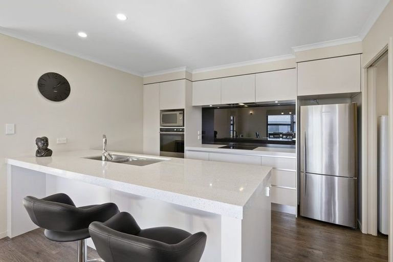 Photo of property in 49 Links Drive, Waiwhakaiho, New Plymouth, 4312