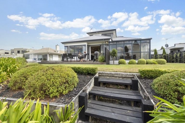 Photo of property in 16 Minchin Crescent, St Andrews, Hamilton, 3200