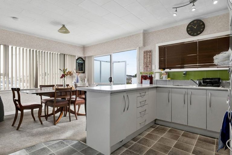 Photo of property in 73 Browne Street, Waitara, 4320