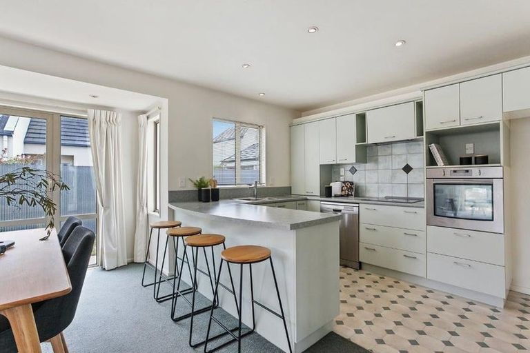 Photo of property in 150 Avonhead Road, Avonhead, Christchurch, 8042