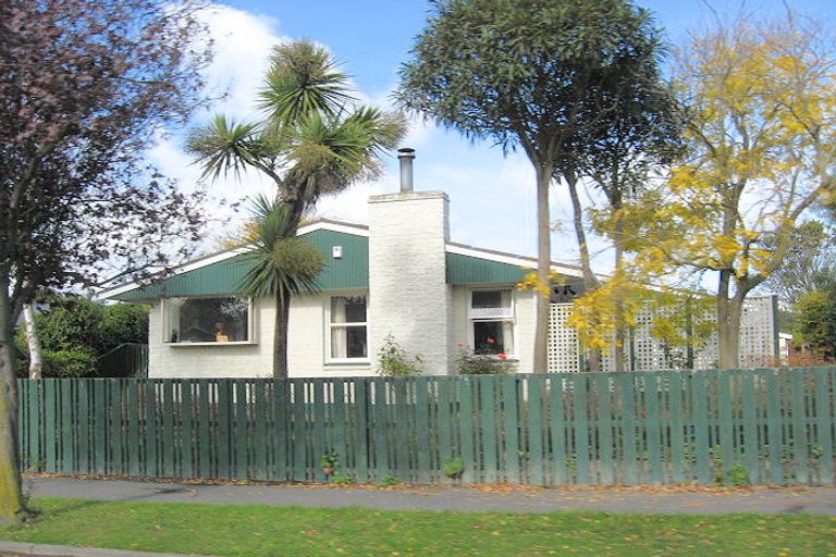 Photo of property in 21 Powell Crescent, Ilam, Christchurch, 8041