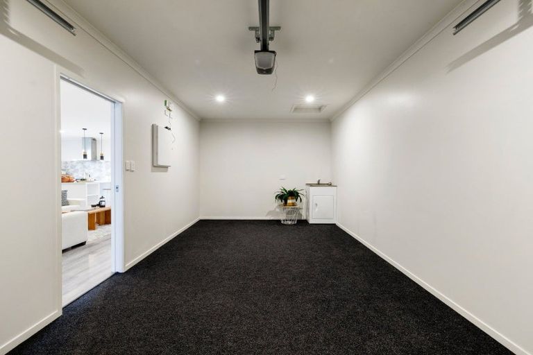 Photo of property in 1/16 Steele Road, Forest Lake, Hamilton, 3200