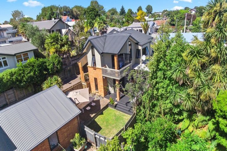 Photo of property in 4a Wellington Street, Hamilton East, Hamilton, 3216