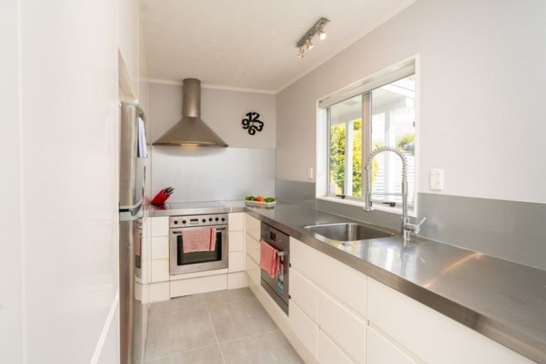 Photo of property in 9 Nalanda Crescent, Broadmeadows, Wellington, 6035