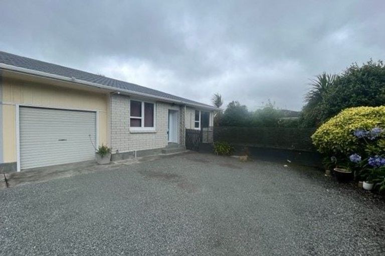 Photo of property in 1/8 Derwent Lee Grove, Epuni, Lower Hutt, 5011