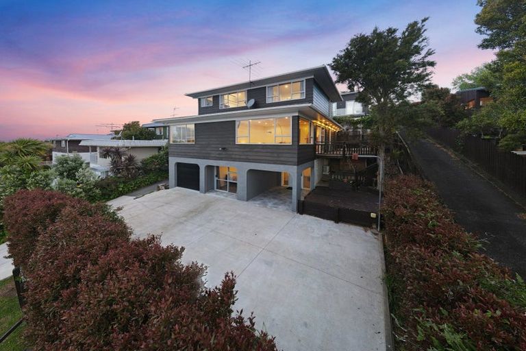 Photo of property in 1/43 Shanaway Rise, Hillcrest, Auckland, 0627