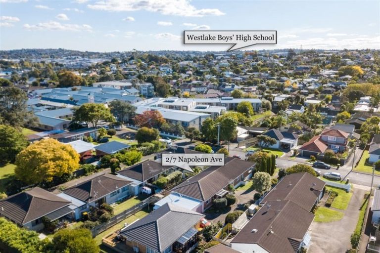 Photo of property in 2/7 Napoleon Avenue, Milford, Auckland, 0620